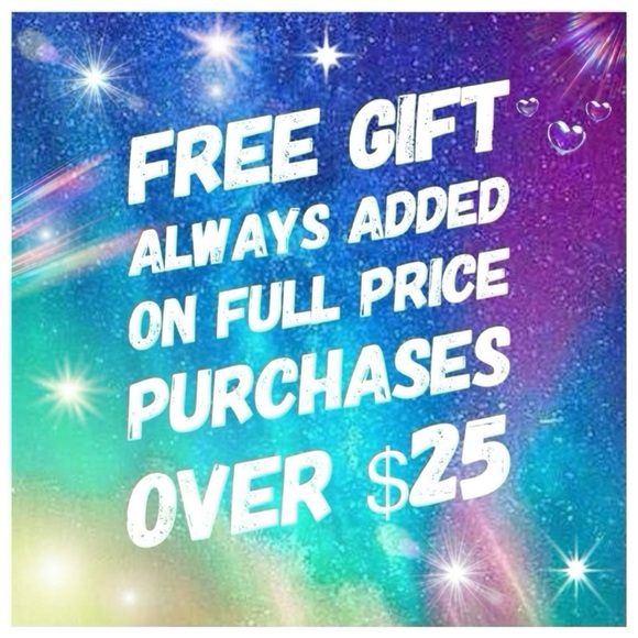 Handmade Celtic knot triangle & opalite pendulum stainless steel chain necklace - Picture 5 of 11